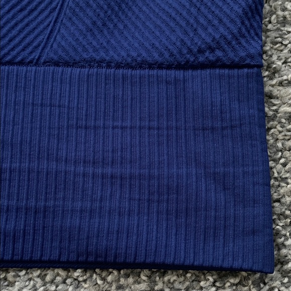 PINK Victoria's Secret Sports Bra - Picture 3 of 8